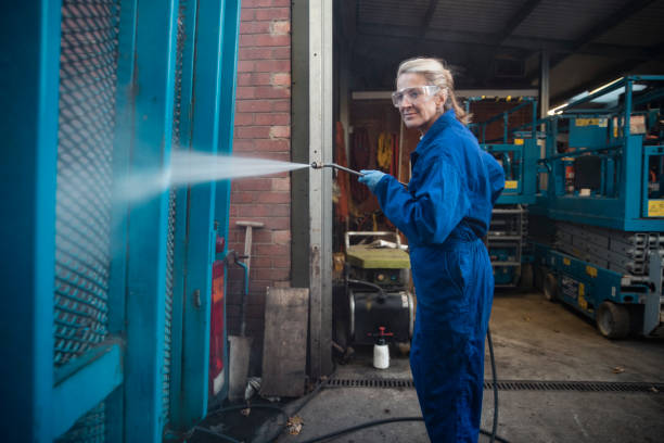Why Choose Our Pressure Washing Services in Illinois